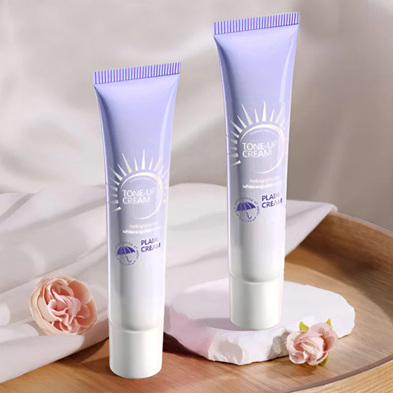 Lätt, återfuktande, uppljusande BB Cream