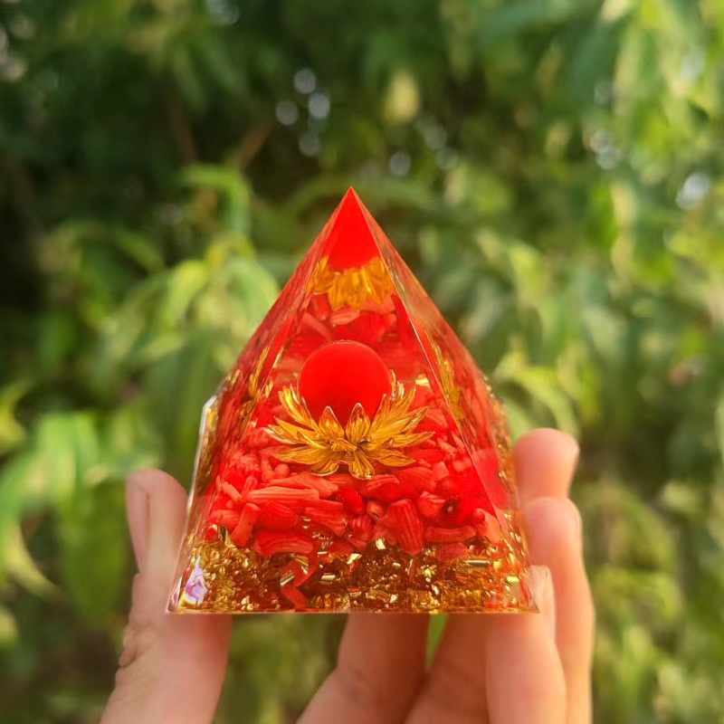 đ„Pyramid Shape Resin Crushed Stone Ornament