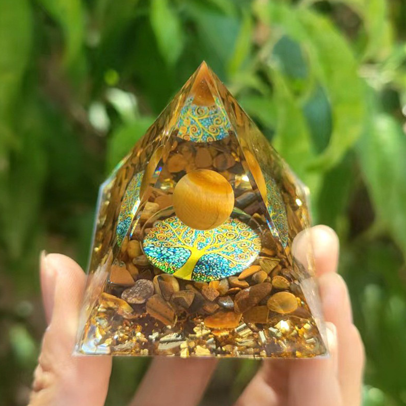 đ„Pyramid Shape Resin Crushed Stone Ornament