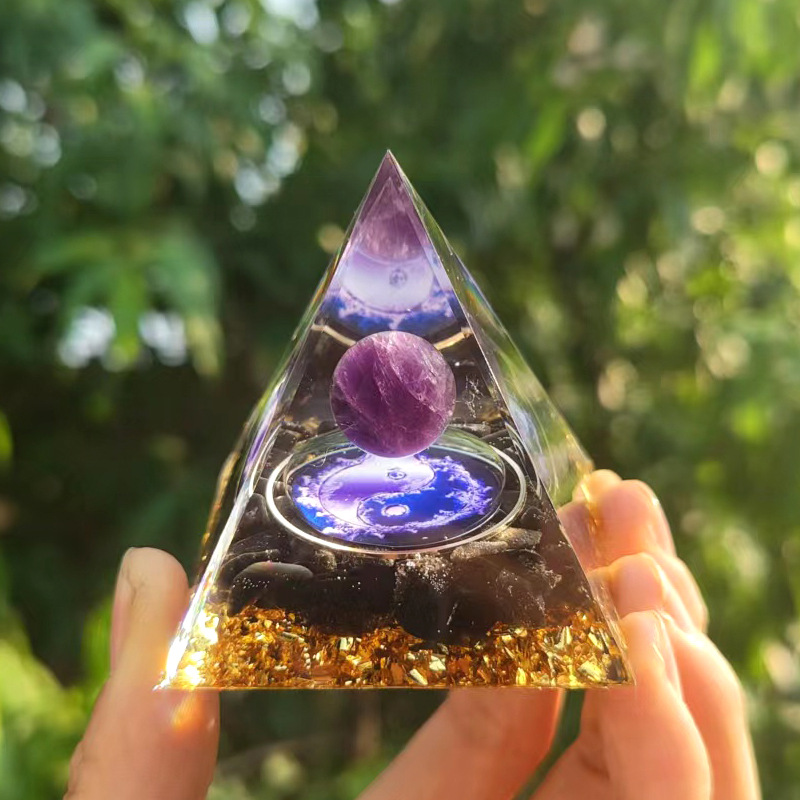 đ„Pyramid Shape Resin Crushed Stone Ornament