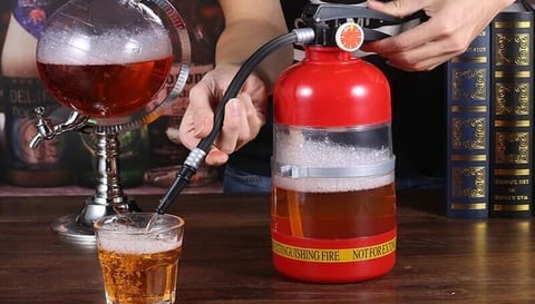 Populär ölhink i brandsläckardesign – handtrycksfatölsanläggning – perfekt för public viewing & fotbollsfester 🍻⚽