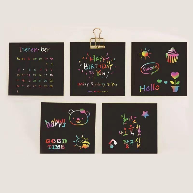 🎨 KÖP 2, FÅ 1 GRATIS! 🎅 DIY Rainbow Magic Scratch Paper Art Set (100 st) – Kreativt, Roligt & Perfekt Julklapp ✨