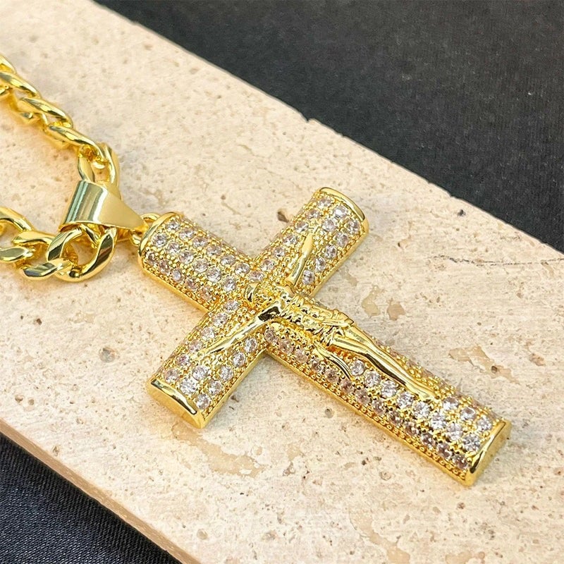 ✝️ 50% RABATT! 🙏 Halsband med Jesuskrucifixhänge – Klassiskt Design, Högglans Finish & Perfekt Som En Meningsfull Accessoar Eller Gåva 🕊️