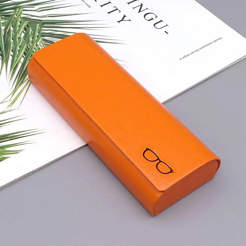 Produkt A✨Minimalistisk glasögonfodral i hårt läder