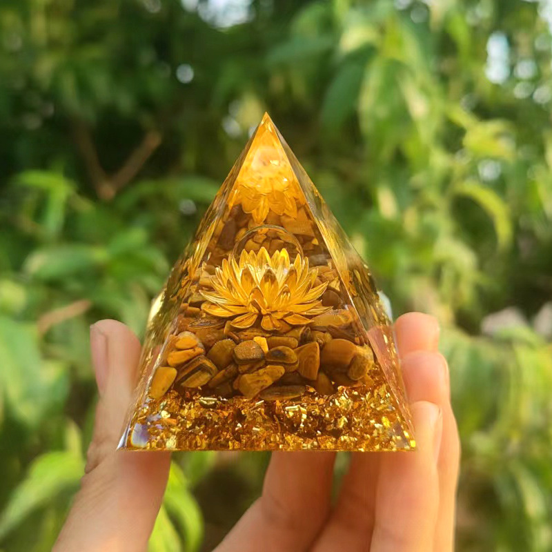 🔥Pyramid Shape Resin Crushed Stone Ornament