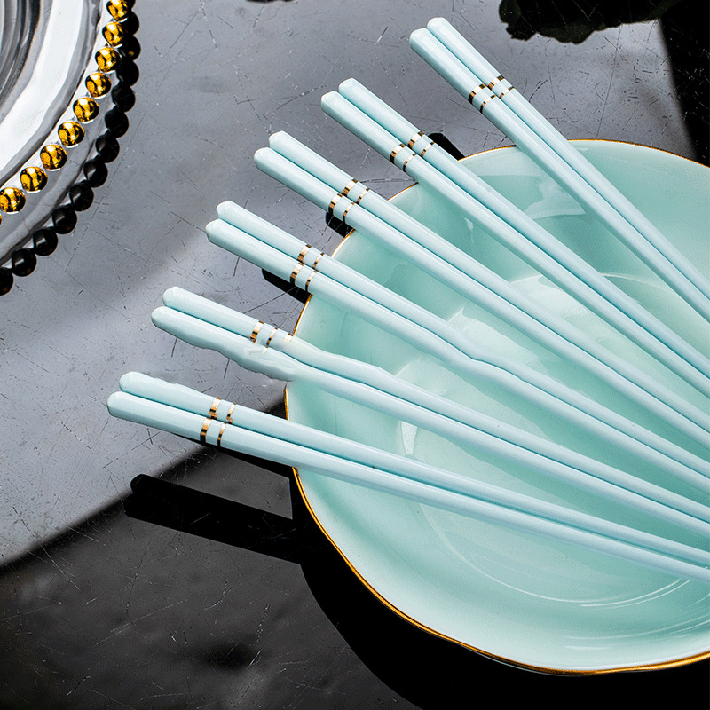🌿🌿Set med ätpinnar i högkvalitativ keramik