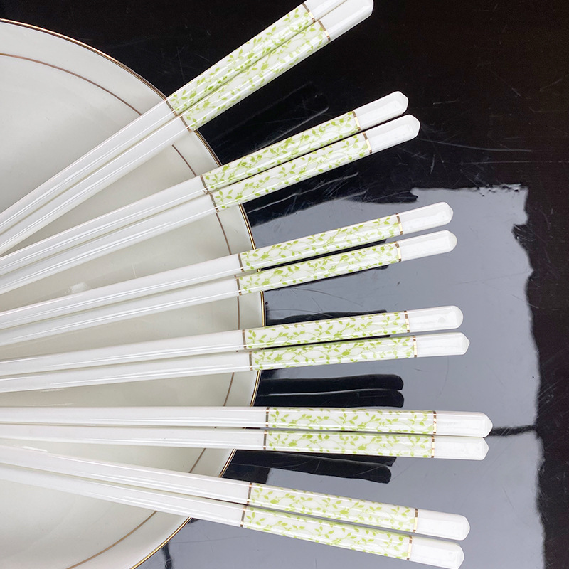 🌿🌿Set med ätpinnar i högkvalitativ keramik