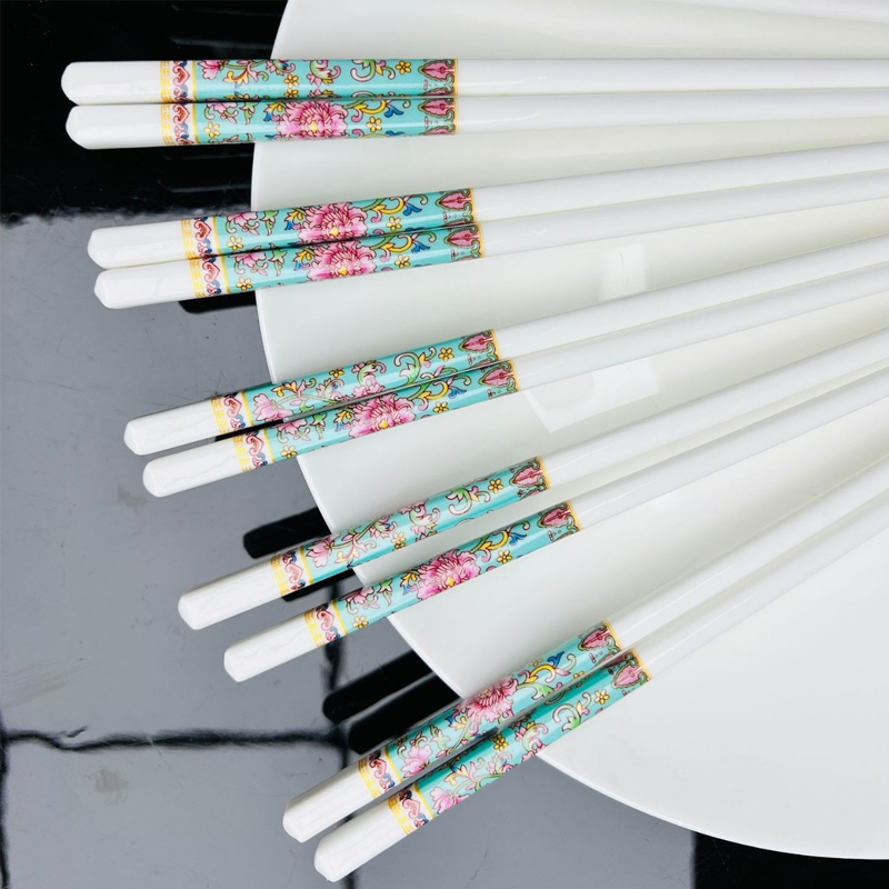 🌿🌿Set med ätpinnar i högkvalitativ keramik