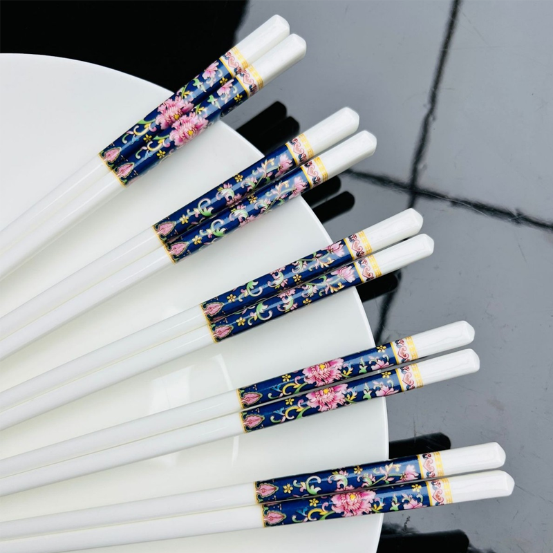 🌿🌿Set med ätpinnar i högkvalitativ keramik