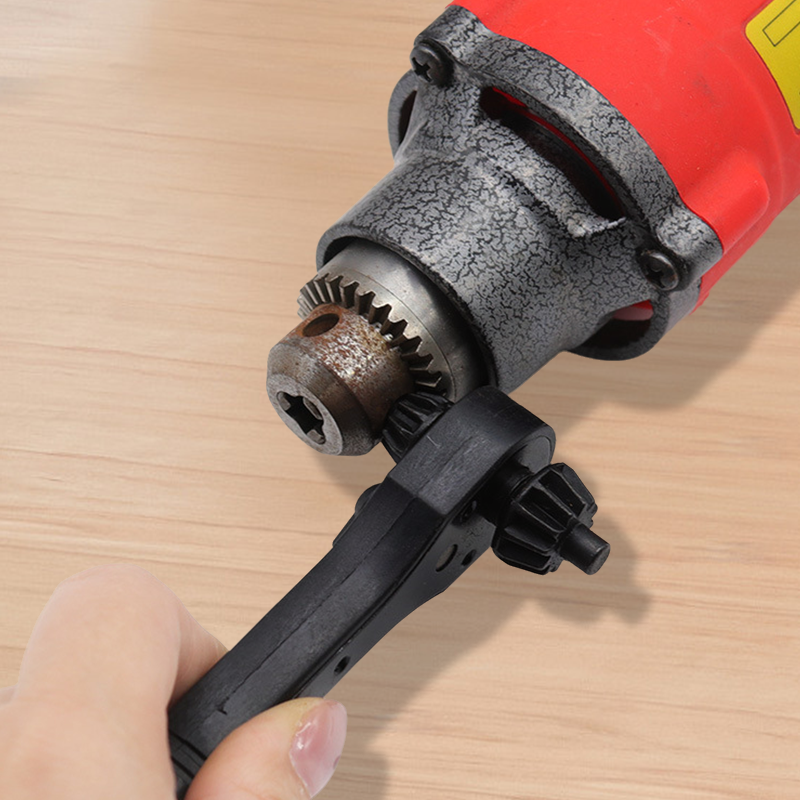 🔥2-in-1 Drill Chuck Key Wrench🔧 "Båda verktygen i en? Vårt grej är snabbare än en ren på sparkstötting!" ❄️🦌