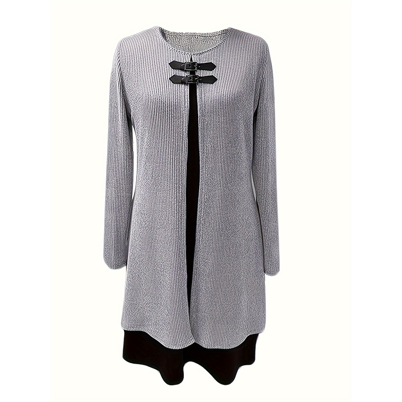 Damklänning i tvådelad A-linjeformad knälång modell i imitationsmaterial