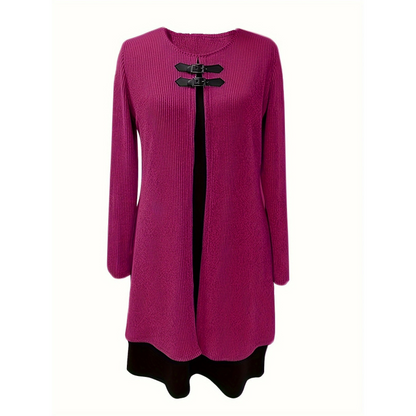 Damklänning i tvådelad A-linjeformad knälång modell i imitationsmaterial