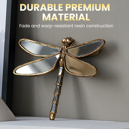 Vintage spegel med fjäril och slända som väggdekoration