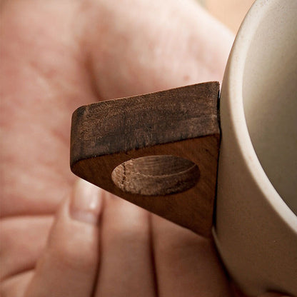 Vintage kaffemugg med trähandtag och träfat