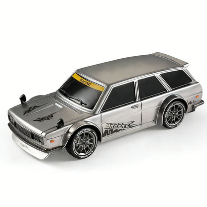 RC-driftbil i skala 1:24 med LED-belysning