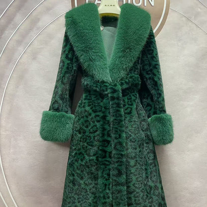Fluffig fuskpälskappa med leopardmönster och bälte för damer