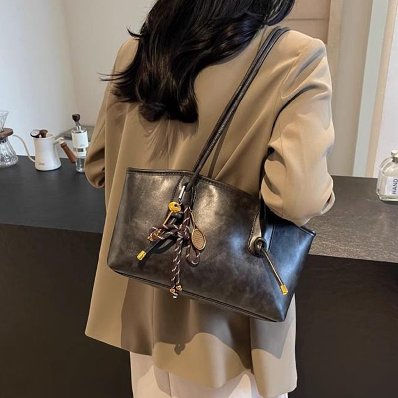 👜 50% RABATT 📸 | Y2K Axelväska i PU-Läder – Trendig Retro & Slitstark