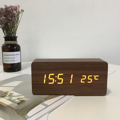 ⏰📱 50% RABATT! | LED Digitalväckarklocka med Trådlös Laddning – Temperatur, 3 Alarm & Justerbar Ljus!