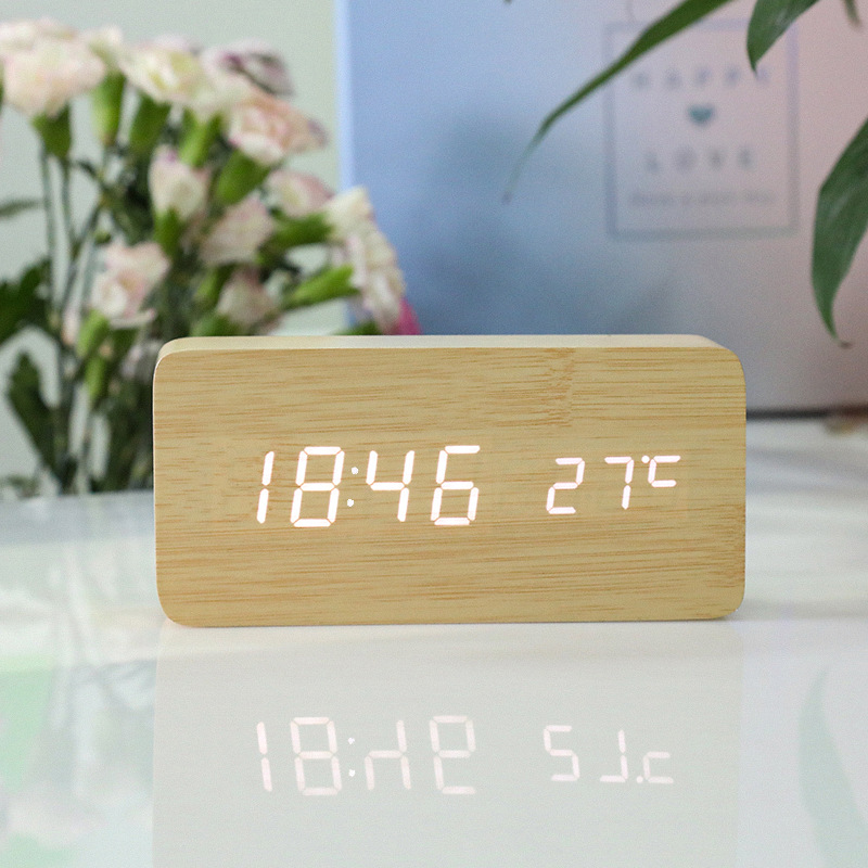 ⏰📱 50% RABATT! | LED Digitalväckarklocka med Trådlös Laddning – Temperatur, 3 Alarm & Justerbar Ljus!