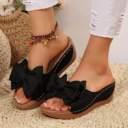 👡 50 % RABATT! 🎀 Tåöppna sandaler med kilklack och rosett för damer – eleganta, bekväma och perfekta för sommaren och festliga tillfällen 🌸
