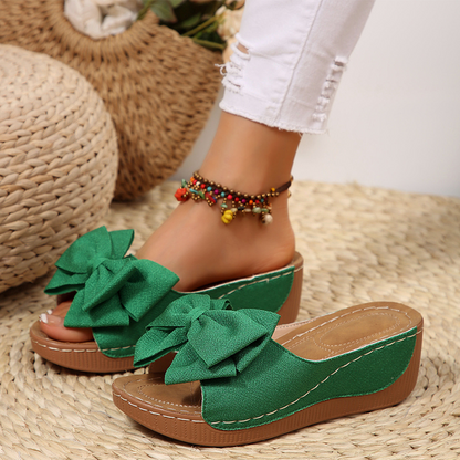 👡 50 % RABATT! 🎀 Tåöppna sandaler med kilklack och rosett för damer – eleganta, bekväma och perfekta för sommaren och festliga tillfällen 🌸