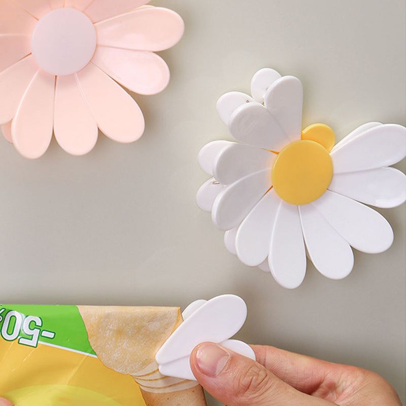 🌸 KÖP 1 FÅ 1 GRATIS! 🧺 Magnetiska Förseglingsklämmor med Prästkrageblomma – Hållbar, Dekorativ & Perfekt för Förvaring av Snacks & Kryddor 🍃
