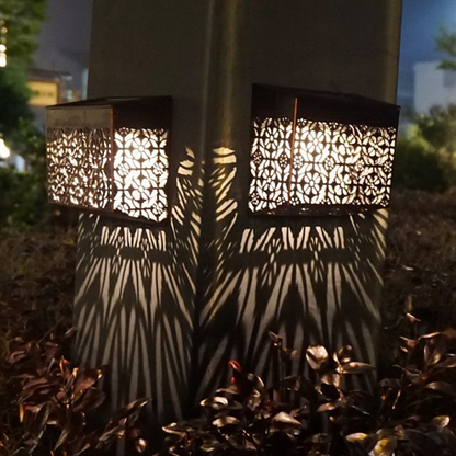 Solcellsdriven LED-vägglampa med snidade mönster för gångväg och trädgård