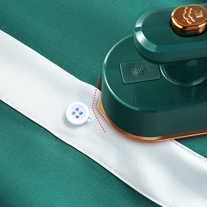 👕 50% RABATT! 💨 Bärbart Miniångstrykjärn – 90° Roterande, Titanplatta & Perfekt För Resor & Snabbstrykning 🧳