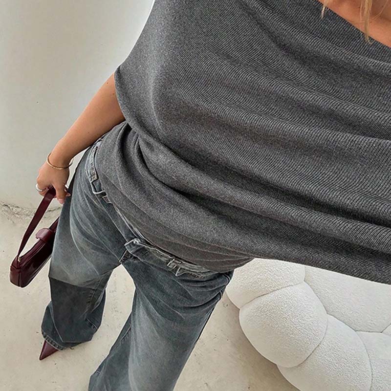 👚 50% RABATT ✨ | Asymmetrisk Topp – Bar Axel & Fladdermusärmar
