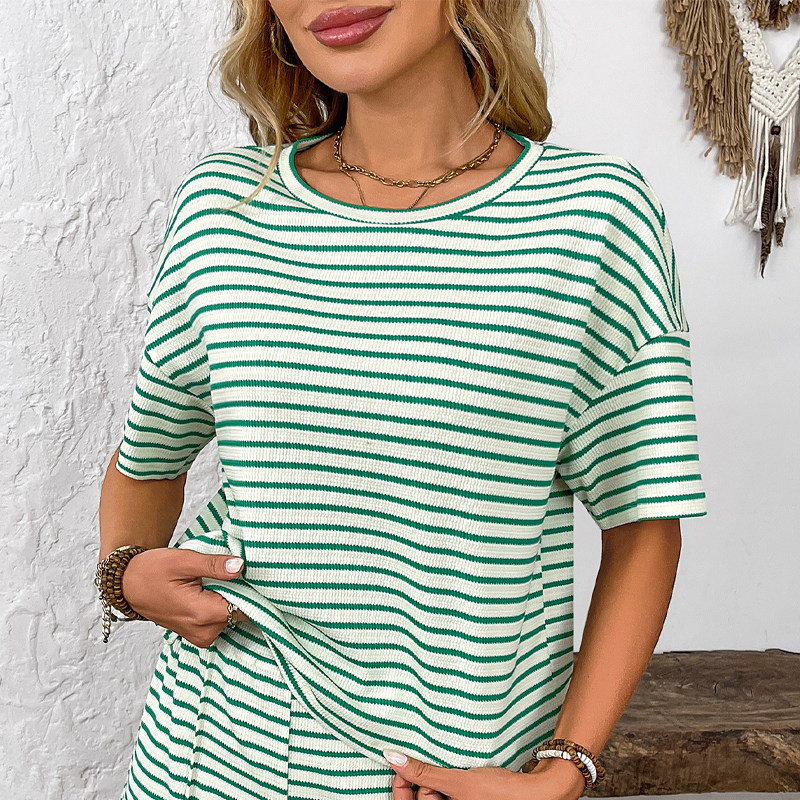 👚 50% RABATT! 🌸Tvådelat set med randig T-shirt och shorts för damer