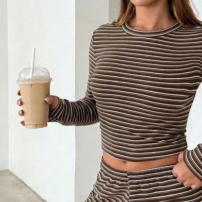 👚 60% RABATT! 💃 Damset med Randig Crop Top & Vida Byxor – Trendig Design, Bekväm Passform & Perfekt För En Stilren Sommarlook ☀️