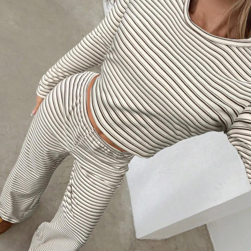 👚 60% RABATT! 💃 Damset med Randig Crop Top & Vida Byxor – Trendig Design, Bekväm Passform & Perfekt För En Stilren Sommarlook ☀️