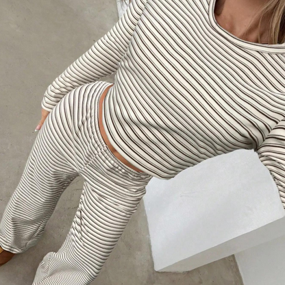 👚 60% RABATT! 💃 Damset med Randig Crop Top & Vida Byxor – Trendig Design, Bekväm Passform & Perfekt För En Stilren Sommarlook ☀️