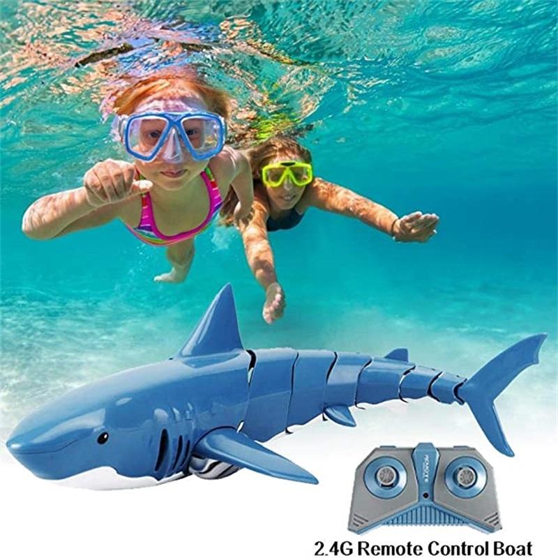 🦈 50% RABATT NU! 🥳 2.4G Fjärrstyrd Haj – Såld 50 000+ gånger! – Smidig simning, uppladdningsbar & hållbar – perfekt för pool eller badkar – kul vattenaction 🌊