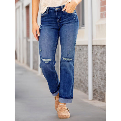 💫 Nordisk stil möter komfort 👖 50% RABATT på trendiga damjeans med raka ben & snygga slitningar 🔥