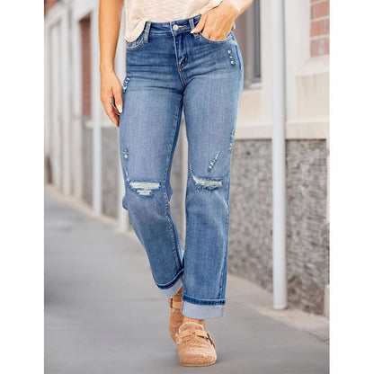 💫 Nordisk stil möter komfort 👖 50% RABATT på trendiga damjeans med raka ben & snygga slitningar 🔥