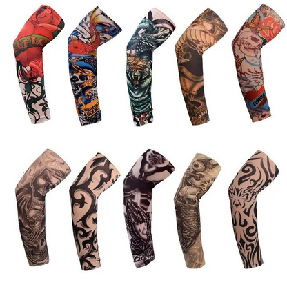 Realistiska tatueringsärmar som solskydd