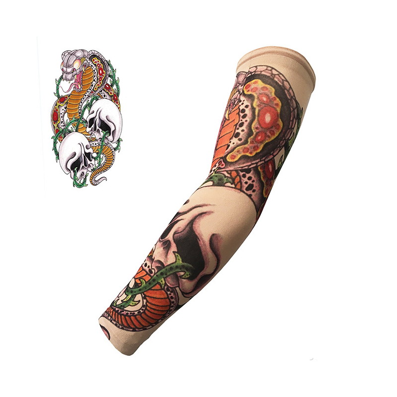 Realistiska tatueringsärmar som solskydd