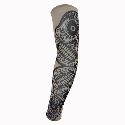 Realistiska tatueringsärmar som solskydd