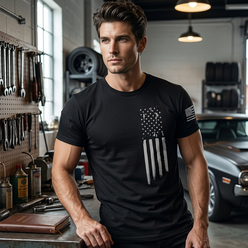 📢📢50 % RABATT !! ⏰T-shirt för män med slitna detaljer och amerikansk flagga