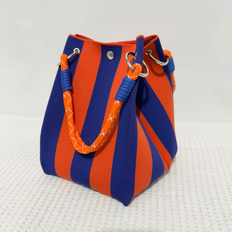 ⏳Begränsat erbjudande 50% rabatt⏰Randig Stickad Hinkväska👜