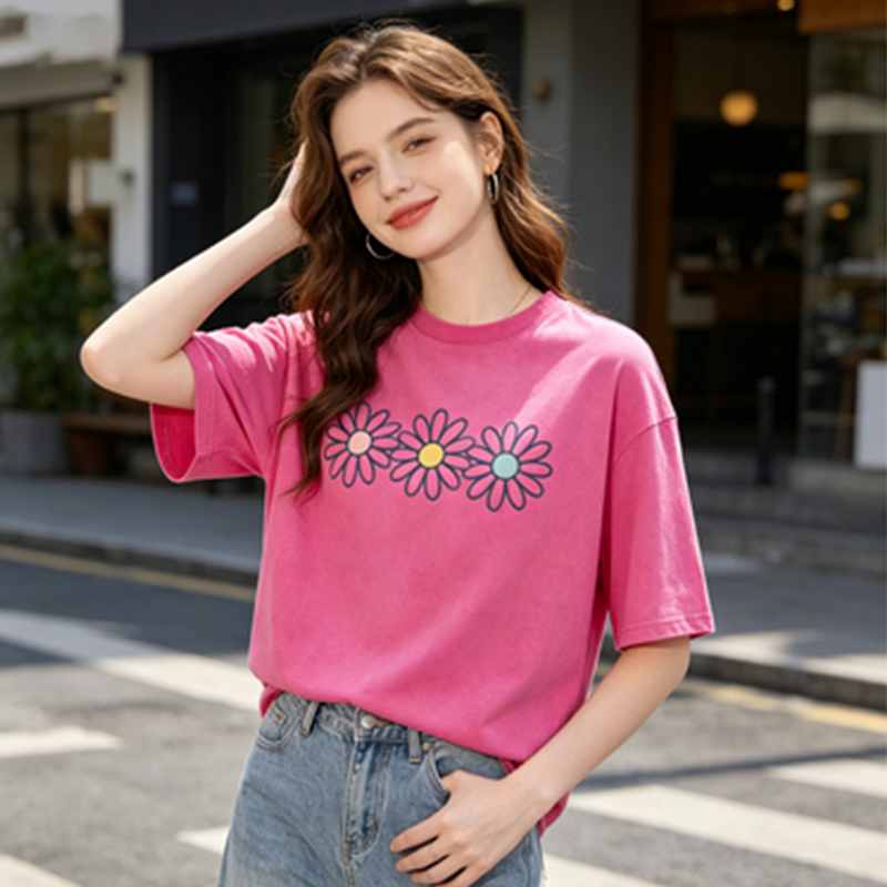 👚 50% RABATT NU!🌼 Vintage-tvättad Daisy T-shirt – Positiv Grafisk Print & Oversized Passform – Mjuk Andningsbar Bomullsblandning Casual Topp 🌈