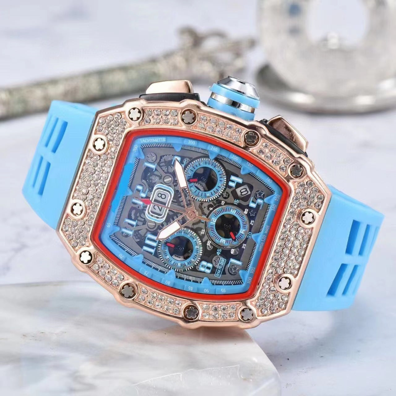 ⌚Limiterad Upplaga – 50% RABATT! ✨ Herr Lyx Tunnformad Klocka med Strass-dekorationer