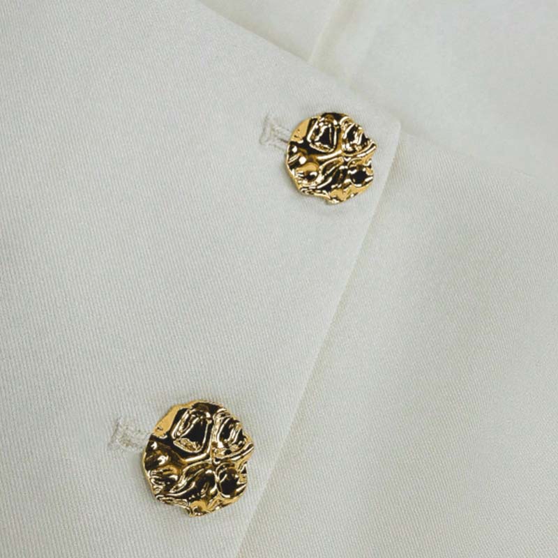 Elegant väst & shorts-set med fyrkantig ringning 🌿 Ren design, luftig passform – somrig elegans från morgon till kväll ✨