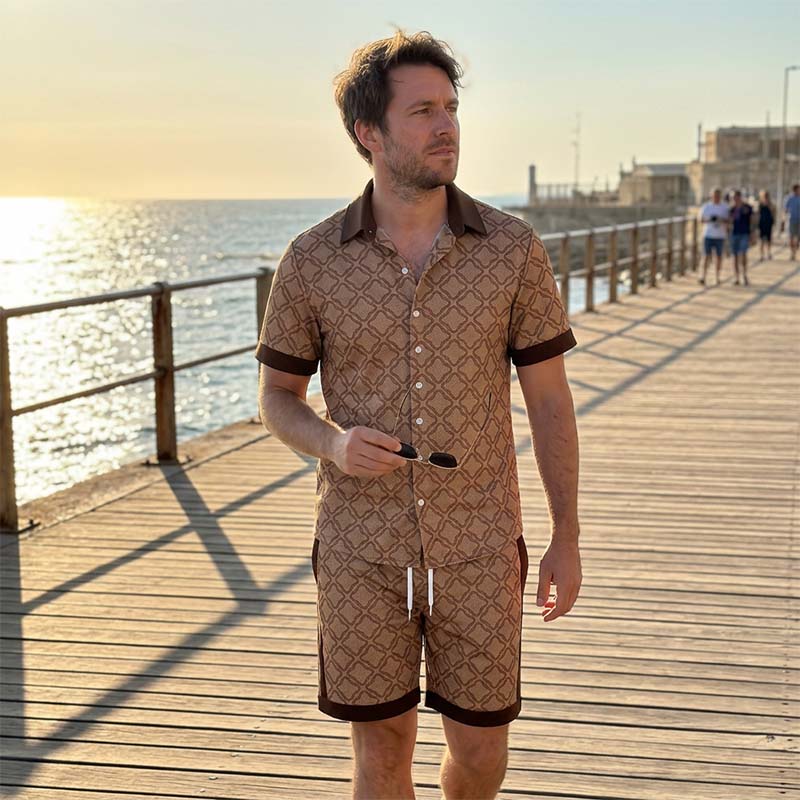 ☀️👕 Tryckt sommarset i två delar för herr – casual topp och shorts i slim fit