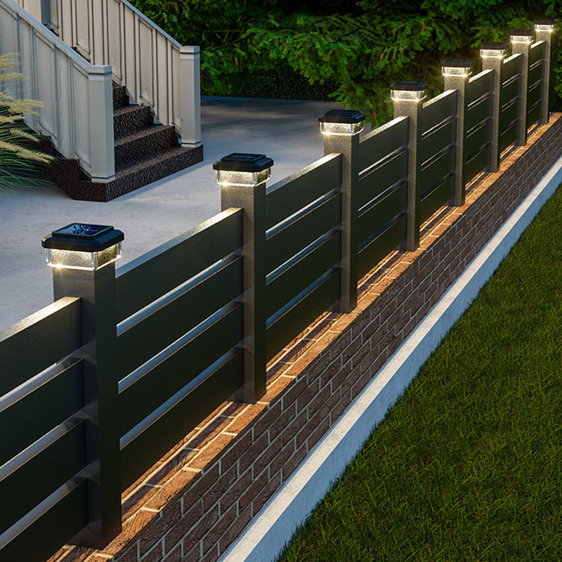 ☀️ 50% RABATT NU! 🏡 Solcellsdriven LED Stolplykta – Väderbeständig, Auto Av/På & Varmt Sken för Trädgård & Altan 🌿