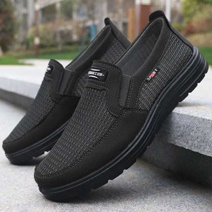 Andningsbara slip-on-skor i mesh för män