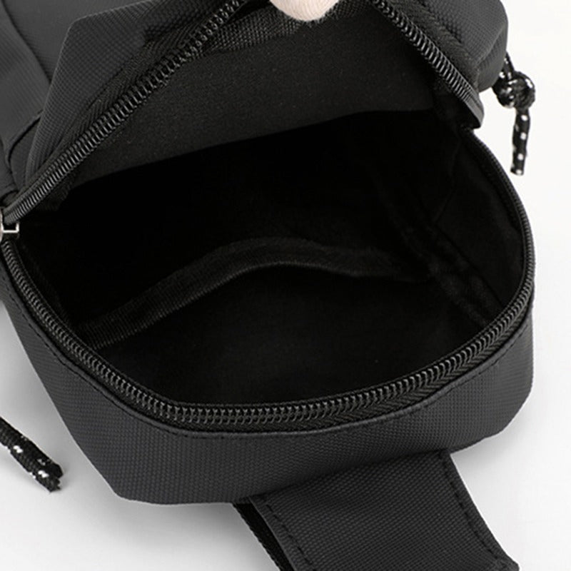 🎒 50% RABATT NU! 🏙️ Urban Sling Bag för män – Lätt & vattentät – Justerbar rem, perfekt för pendling eller resa – modern och praktisk 💼✨