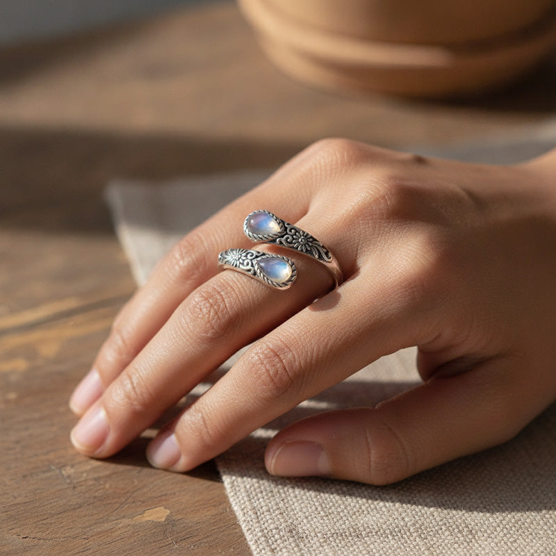 ⏳Tidsbegränsad 50% rabatt⏰Vintage justerbar öppen ring med droppformad glödande zirkon💧💍