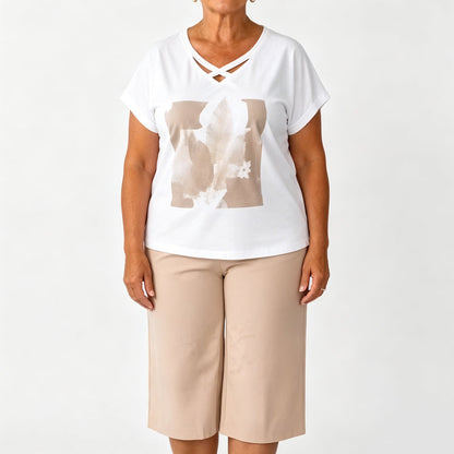 👗 50% RABATT NU! 🌿 Casual Tvådelat Set för Dam – V-ringad T-shirt & Croppad Byxa – Avslappnad Passform & Premium Hudvänligt Tyg – Perfekt för Vardag & Semester ☀️